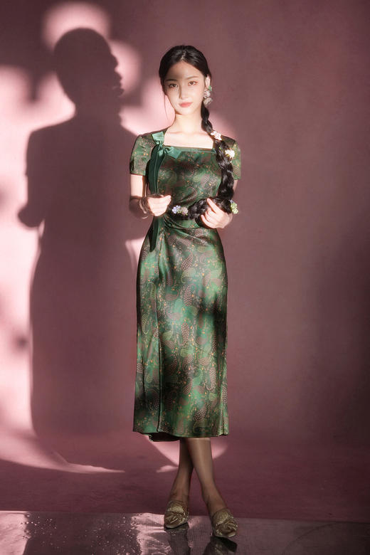 逸红颜明月优选​​「夏木·谷幽1」23姆米素绉缎香云纱，蝴蝶结小鱼尾连衣裙，复古腰果花夏日林间诗~ 商品图6