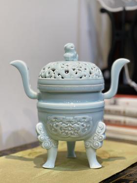 影青三足鼎立香炉