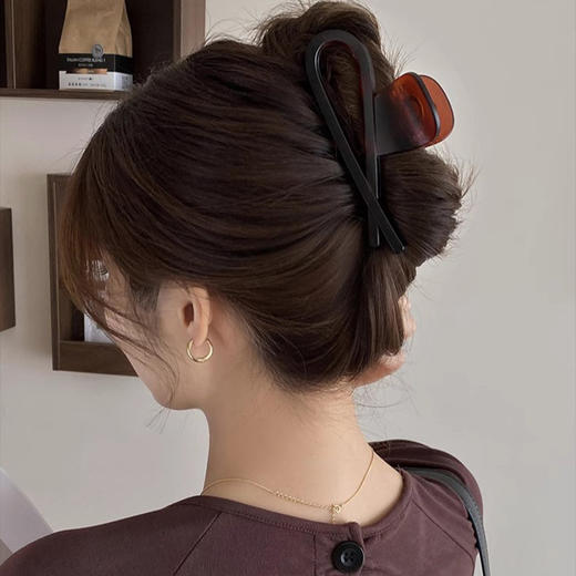 复古玳瑁色亚克力磨砂抓夹女高级感鲨鱼夹 商品图3