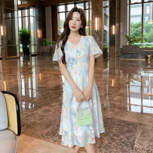 奢姿大码女装2026夏季时尚V领短袖连衣裙胖妹妹气质碎花连衣裙9952822058 商品图0