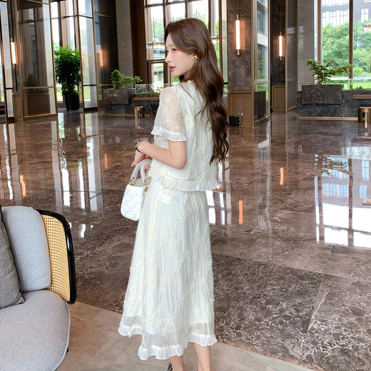 奢姿大码女装2026夏季木耳边减龄绣花V领两件套胖妹妹时尚套装9952953153 商品图3