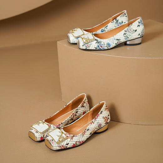 【预售5天】中式复古民族风压花单鞋，粗跟配旗袍女鞋洋气法式真皮鞋ALS&2504-1 商品图3