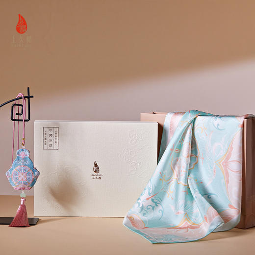 SAINTJOY/上久楷礼盒  清荷静涟  宋锦香囊SPS24J09 真丝方巾FJS24054 商品图1