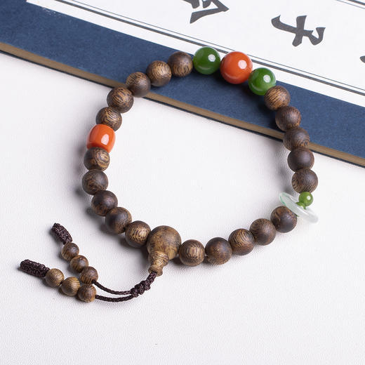 xy0409，沉香+南红碧玉非洲翠转运手串 商品图4