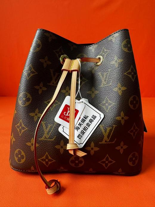 LOUIS VUITTON NÉONOÉ BB 可拆卸可调节肩带老花满印 涂层帆布拼牛皮革 水桶包斜挎手提包 小号 女款 棕色 商品图1