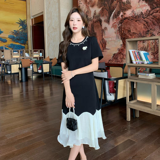 奢姿大码女装2025夏季钉珠减龄时尚连衣裙胖妹妹荷叶边拼接裙子9952890403 商品图0