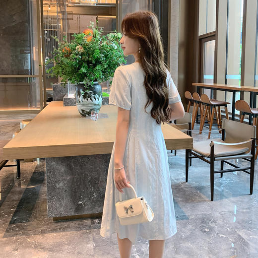 奢姿大码女装2026年夏装时尚褶皱方领连衣裙胖妹妹减龄纹理裙子9952894073 商品图3