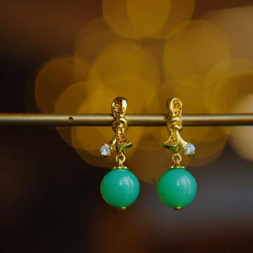 龢盒原创 高品质浓艳色澳玉圆珠蝴蝶结耳坠 商品图0