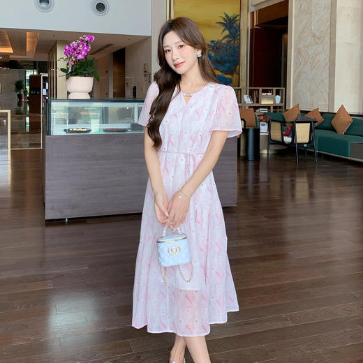 奢姿大码女装2026夏季时尚裙子胖妹妹减龄印花轻奢休闲V领连衣裙9952890596 商品图4