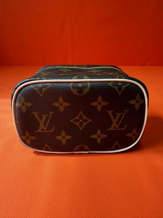 LOUIS VUITTON NICE NANO 经典老花拉链开合 涂层帆布拼牛皮革饰边 收纳包化妆手提包 超迷你 女款 棕色 商品图5