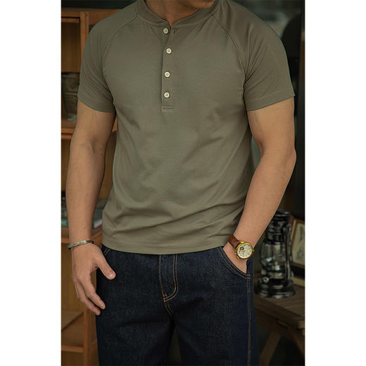 【硬派复古风 凉感索罗娜 高弹不束缚】唔刃美式亨利领插肩T恤（WR241TE1008） 商品图4