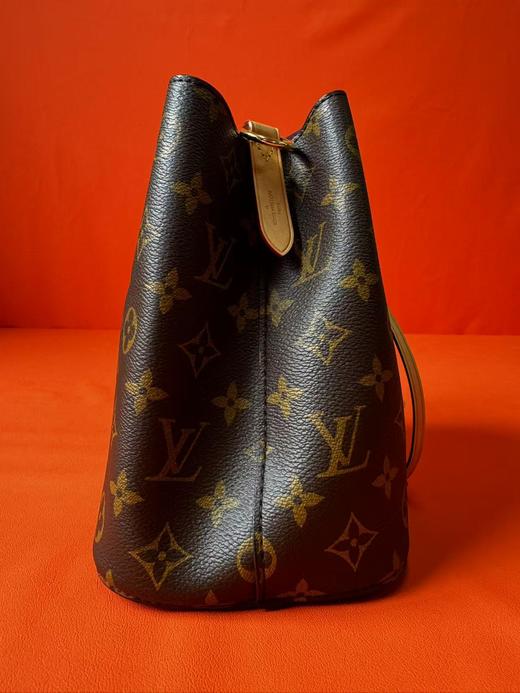 LOUIS VUITTON NÉONOÉ BB 可拆卸可调节肩带老花满印 涂层帆布拼牛皮革 水桶包斜挎手提包 小号 女款 棕色 商品图4