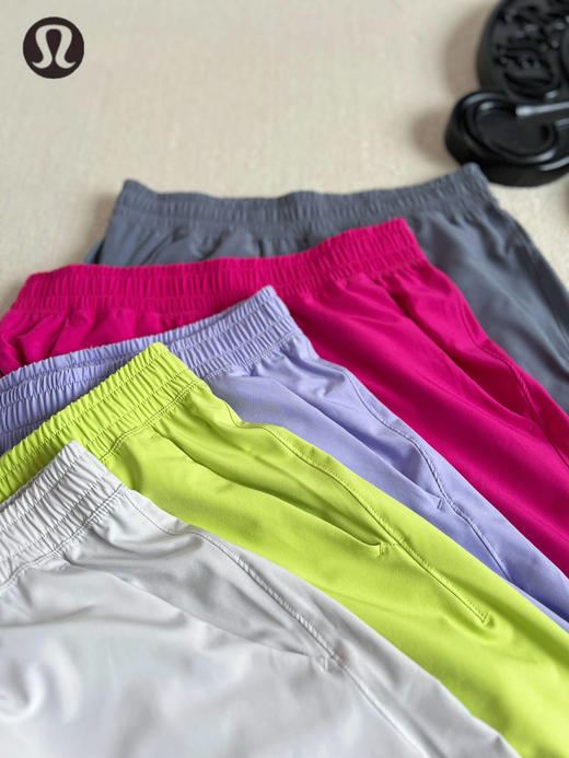 点此购买 lululemon露露Pace Breaker夏季男士运动短裤 LL 323502 商品图14