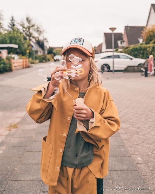 儿童玩耍多彩泡泡液45ml & 500ml 非常的易吹耐吹、泡泡不易破且持久、颜色五彩绚丽，非常适合吹大泡泡或连环泡泡； 德国进口有机泡泡液 商品图3