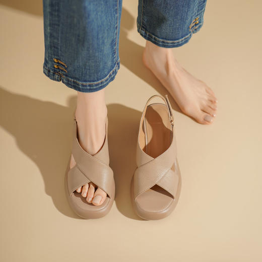 【预售5天】轻软舒适百搭厚底罗马一字凉鞋女夏季新款厚底沙滩女鞋XMJ&WB1155-13 商品图3