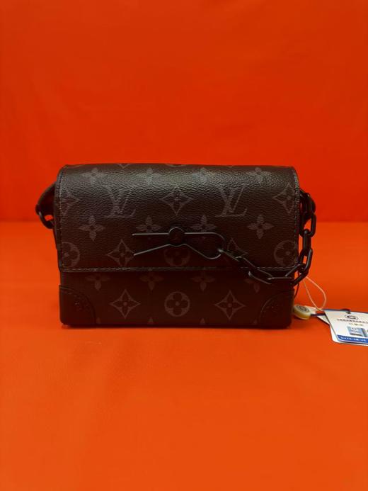 LOUIS VUITTON Steamer 经典老花印花锁扣元素可调节肩带 涂层帆布拼牛皮革饰边 盒子包单肩斜挎包 迷你 男款 黑色 商品图1