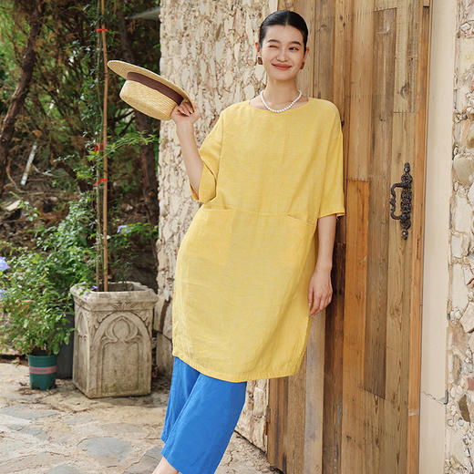 绽放旅行女386朵/【多巴胺系列】色织亚麻一字袋落肩中袖连衣裙女 商品图1