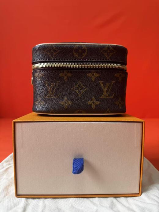 LOUIS VUITTON NICE NANO 经典老花拉链开合 涂层帆布拼牛皮革饰边 收纳包化妆手提包 超迷你 女款 棕色 商品图8