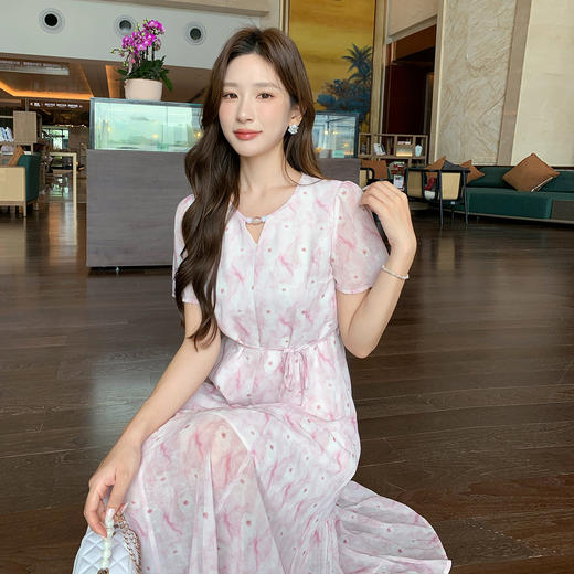 奢姿大码女装2026夏季时尚裙子胖妹妹减龄印花轻奢休闲V领连衣裙9952890596 商品图2