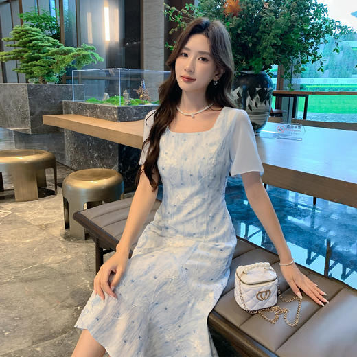 奢姿大码女装2026夏季复古方领连衣裙胖妹妹时尚刺绣提花拼接裙子9952822149 商品图0