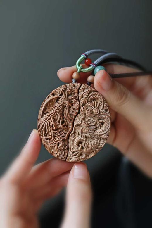 老山檀香【龙凤佩】吊坠 商品图1