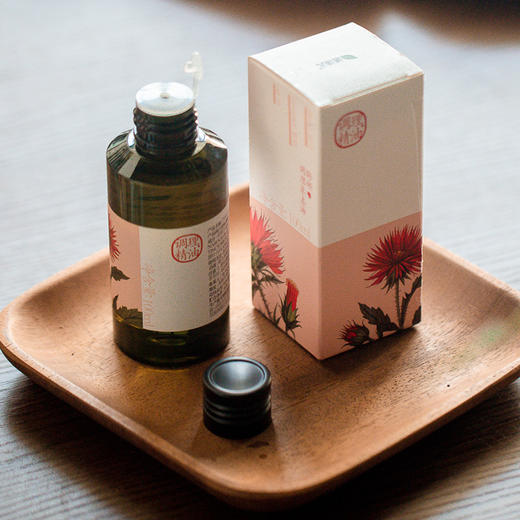 [买就送东陵玉刮痧板一块]胸部调理精油100ml | 气味芬芳。蕴含多种植物精华。呵护肌肤水润细腻按摩胸部复方精油 商品图6
