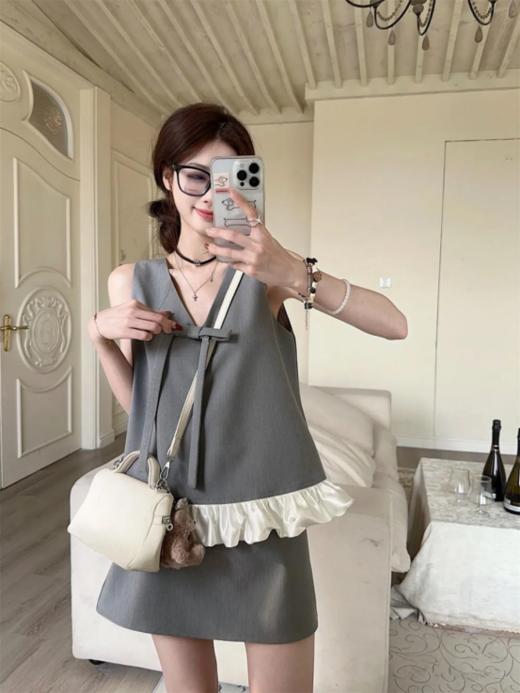 爆款推荐🔥王炸套装【法式蝴蝶结花边西装裙套装❤️】逛街出游被追着问链接的款式🔗 西装蝴蝶结无袖上衣➕高腰西装裙 套装❗️ 💰淘宝价：610¥/套 💰团购价：99¥/套，❤立省511¥  商品图5