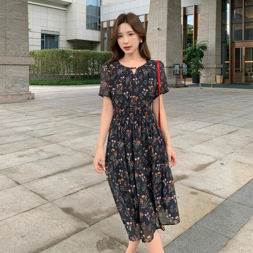 奢姿大码女装2025夏季时尚碎花收腰连衣裙胖妹妹气质减龄印花裙子9952802531 商品图0