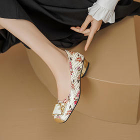 【预售5天】中式复古民族风压花单鞋，粗跟配旗袍女鞋洋气法式真皮鞋ALS&2504-1