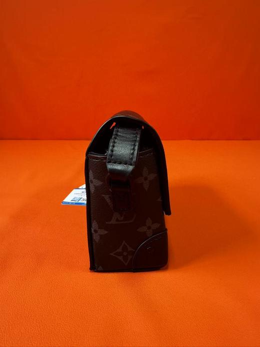 LOUIS VUITTON Steamer 经典老花印花锁扣元素可调节肩带 涂层帆布拼牛皮革饰边 盒子包单肩斜挎包 迷你 男款 黑色 商品图3