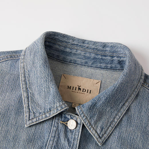 谜底外套长袖女2025秋新品复古水洗后背拼接印花牛仔服253MW1173 商品图3