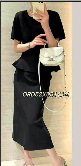 54X031时尚气质经典两件套套装 商品图1