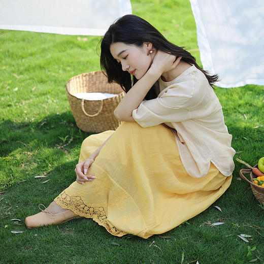 绽放女装385朵/【多巴胺系列】苎麻镂空棉花边拼接双层半身中长裙 商品图3