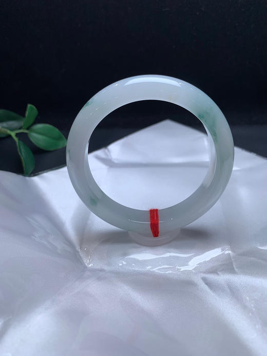 620396，58.7飘花手镯，清新白底，润润的，底妆干净清新 飘清新蓝花 商品图4