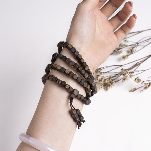 xy0423，5.5mm方形珠沉香108佛珠多圈手链 商品图8