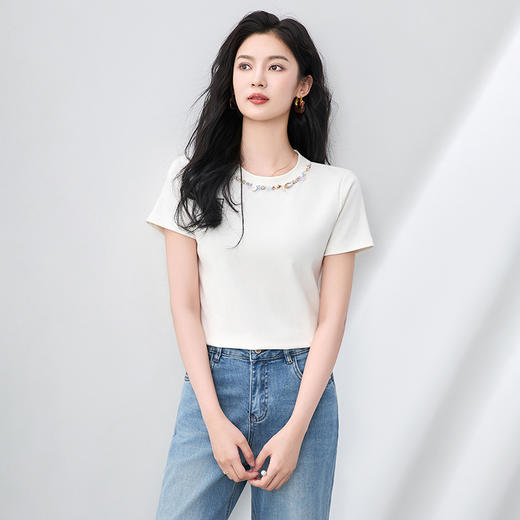 「高货wl」全新升级【铂金会员183/天猫239/差价56】(02802)洛诗琳时髦海螺钉珠圆领T恤2025夏季新款修身显瘦通勤上衣 商品图0