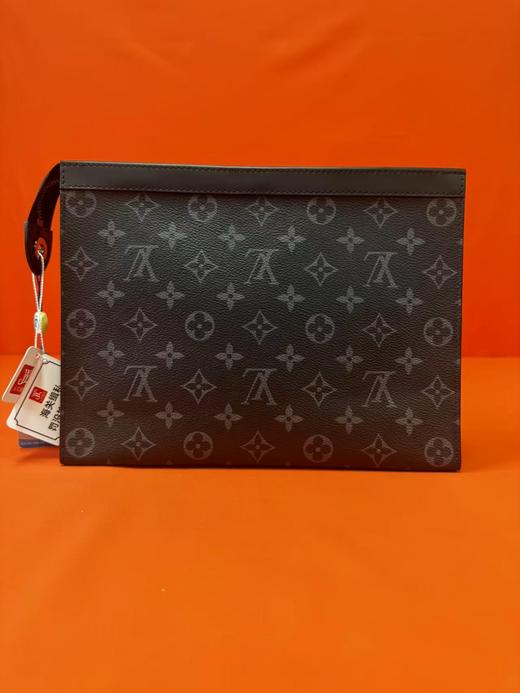 LOUIS VUITTON Pochette Voyage 经典老花满印拉链开合 涂层帆布 手拿包洗漱包中号男款 深灰色 商品图2