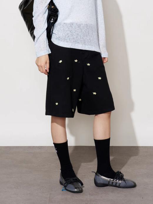 MoodLikeMe/MDK2505/花朵刺绣五分短裤 商品图1