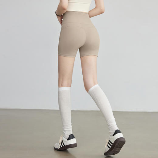 【3~5天发货】跃牌【美度空间】系列 NULS蜜桃臀瑜伽短裤女两分高腰提臀跑步运动骑行裤LK52048 商品图3