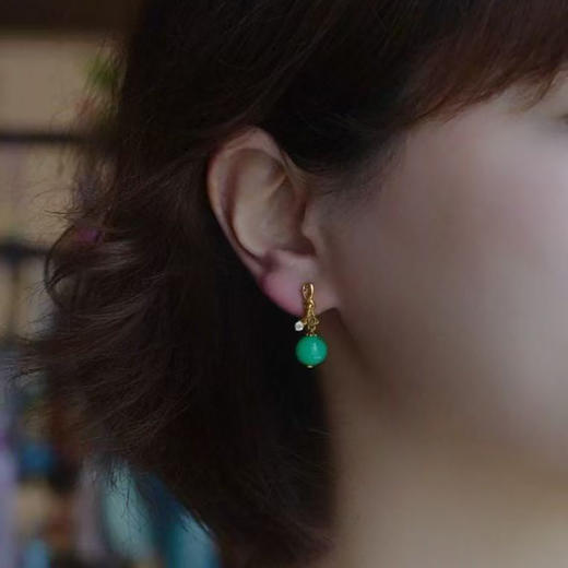 龢盒原创 高品质浓艳色澳玉圆珠蝴蝶结耳坠 商品图4