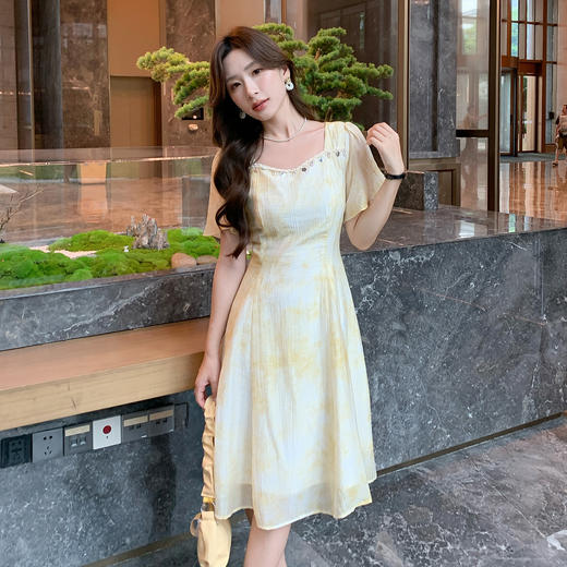 奢姿大码女装2025夏季减龄亮片饰品设计时尚裙子胖妹妹方领连衣裙9952853383 商品图0