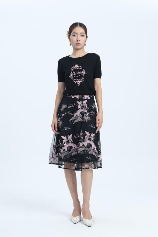 伯妮斯茵 | 复古文艺 绿色人面鱼纹提花针织上衣 文物纹样工艺 修身显瘦 气质出游款  人面鱼纹图案撞色提花针织衫SZ2E02-漆黑、庭芜绿、紫薄汗 商品图5