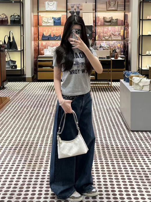 原单正品 Coach 2025新品女款体恤
马车系列真的太经典了！
尺码 S M L 商品图9