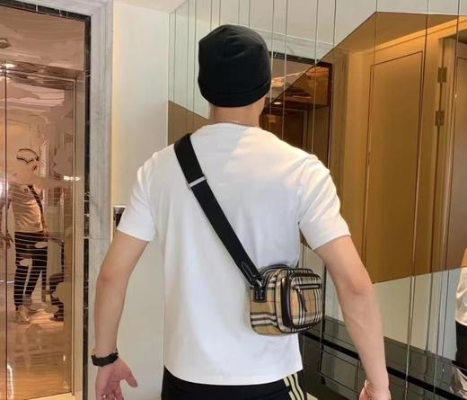 D070421男女都可以背肩带可以调节格纹单肩斜挎包 商品图1