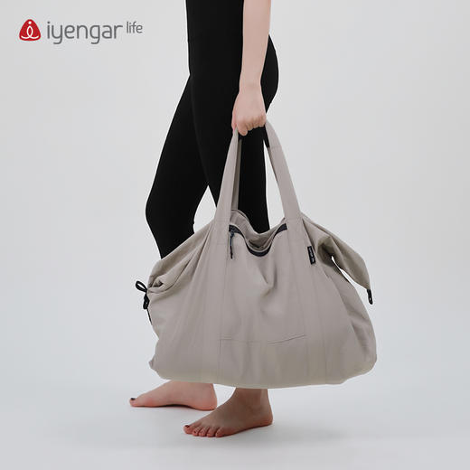 艾扬格 life F1106轻便辅具包 超轻面料 防泼水 尼龙材质 可固定在行李箱 商品图5