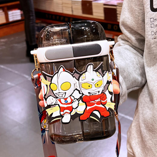 艾可思方形吸管水杯高颜值大容量分仓双饮塑料水杯小学生斜挎杯子 商品图14