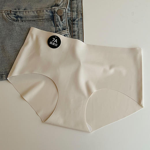无痕桑蚕丝 【轻奢法式风✨】7A级桑蚕丝冰丝内裤，无痕贴合不闷热💨，速干舒适少女感满满💕！ 商品图10