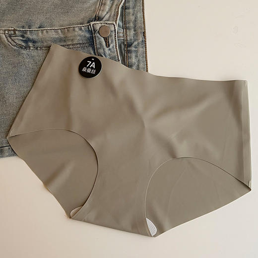 无痕桑蚕丝 【轻奢法式风✨】7A级桑蚕丝冰丝内裤，无痕贴合不闷热💨，速干舒适少女感满满💕！ 商品图7