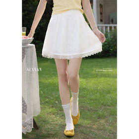 鹿向南「轻氧假日」米白色半身裙女夏刺绣蕾丝拼接小个子高腰短裙