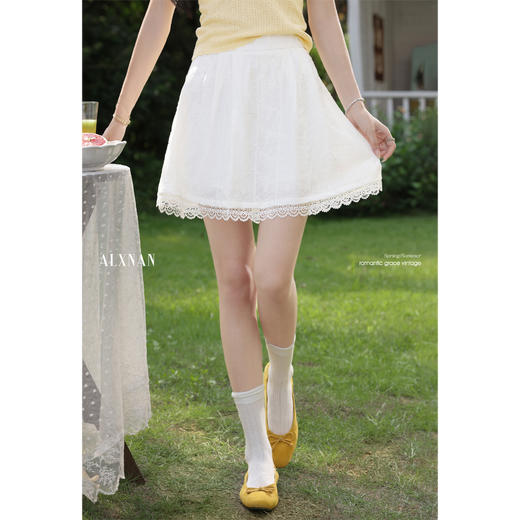 鹿向南「轻氧假日」米白色半身裙女夏刺绣蕾丝拼接小个子高腰短裙 商品图0